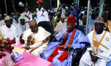 Ɗauke Layukan Sadarwa: Kalifan Tijjaniya Ya Yi Kira Ga Gwamna Masari