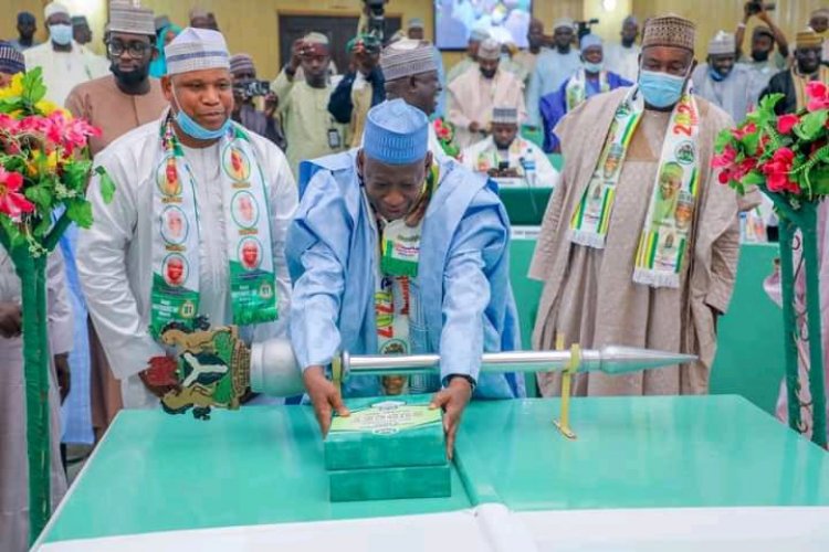 Ganduje Ya Gabatar Da Kasafin Kudi na Biliyan 196.3 A 2022