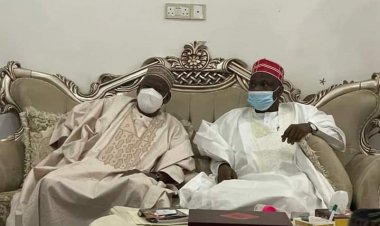 Ganduje Da  Kwankwaso Sun Haɗu A Wurin  Ta'aziya A Kano