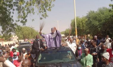 Senator Aliero Received Mammoths Crowd At Kebbi Airport, Urged Party Loyalists And Supporters To Remain Calm