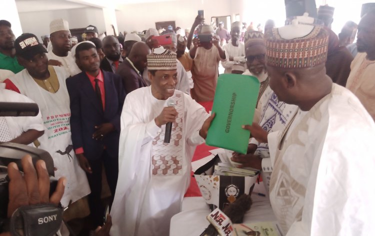 Na Cutar Da Sakkwatawa Matukar Ban Nemi Takarar Gwamna A 2023 Ba---- Barista Mukhtari Shagari