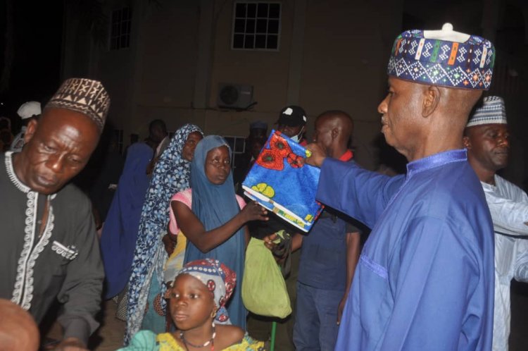 10,000 Women Benefits From Senator Wamakko Special Sallah Package