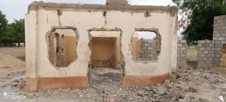 Dubun Wani Matashi Da Ya Kware Rufin Masallaci Ta Cika A  Jigawa