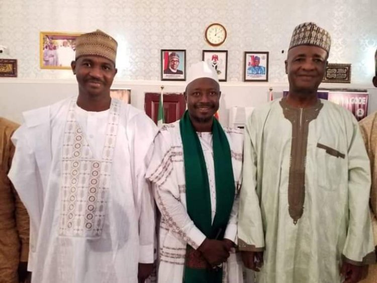 Shugaban Ƙaramar Hukumar Tangaza Ya Sauya Sheƙa Daga PDP Zuwa APC