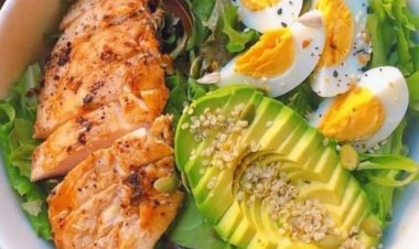 YANDA ZA KI HADA CHICKEN AVOCADO SALAD A LOKACI NA MUSAMMAN