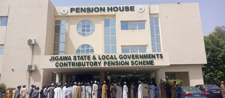 Pension Board pays a Total of N1.5b to 474 October 2022 Retirees in Jigawa