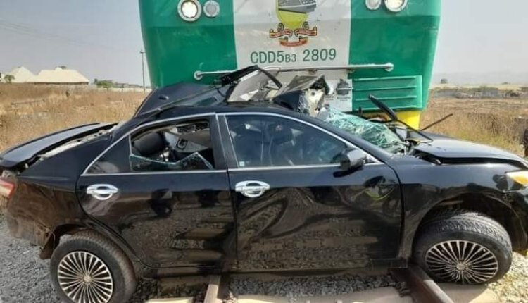 Jirgin ƙasan Abuja-Kaduna ya murkushe wata mata a mota