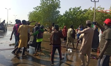 Youths washes roads in Dutse metropolis alleged dirty of Tinubu rally stain Jigawa