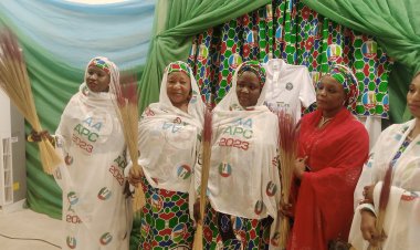 2023: Gidauniyar Sa'ar Mata Ta Kaddamar Da Kayan Kamfe  Ga Jam'iyar APC A Sakkwato