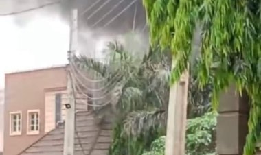 Wasu Matasa Sun  Kone Gidan Mawaki Rarara a Kano