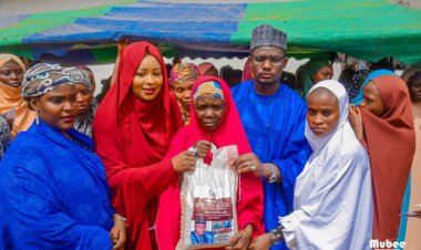 Sanata Lamiɗo ya tallafawa mata masu juna biyu 1400 a Sakkwato 