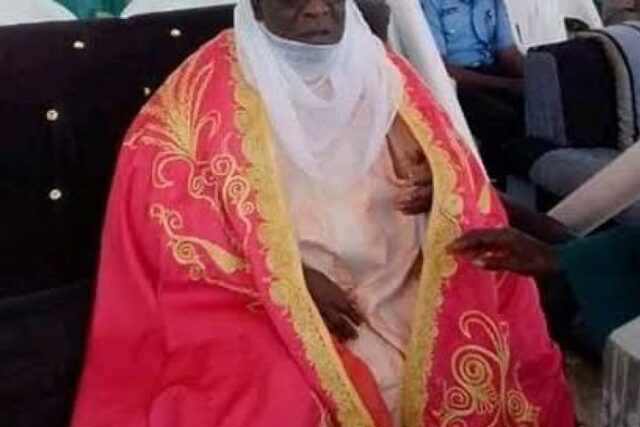 Rashin halartar Alkali ya sa an dage shari’ar da tsohon sarkin maru ya shigar