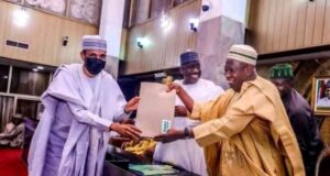 Uwargidan Ganduje Gwaggo ta nuna wanda zai gaji mijinta