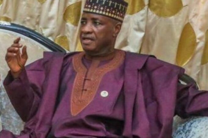 Wamakko Ga Gwamnonin Nijeriya: Ku jingine Maganar 2023 Ku Fuskanci Halin da Ƙasar Ke Ciki