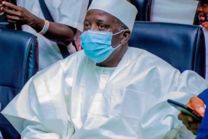 A lokacin da Kasuwar Sakkwato ta kone gaba daya a cikin wata shida na gyarata—-Bafarawa