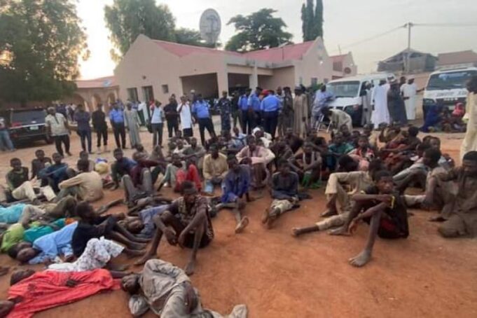 Rundunar ‘Yan Sandan Zamfara Ta Kuɓutar da Mutane 187, Da Aka Yi Garkuwa Da Su