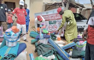 Red Cross Da Ma’aikatar Jinkai Ta Kasa Sun Raba Kayan Tallafi Ga Mutanen Da Amabaliyar Ruwa Ta Shafa a Sakkwato