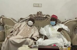 Ganduje Da Kwankwaso Sun Haɗu A Wurin Ta’aziya A Kano
