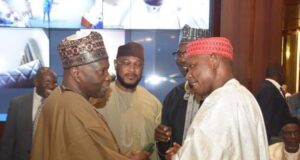 Tun da kun bar jam’iyarmu ta NNPP ku dawo mana da motocinmu—Saƙon Sanata ga shugabannin da suka koma APC